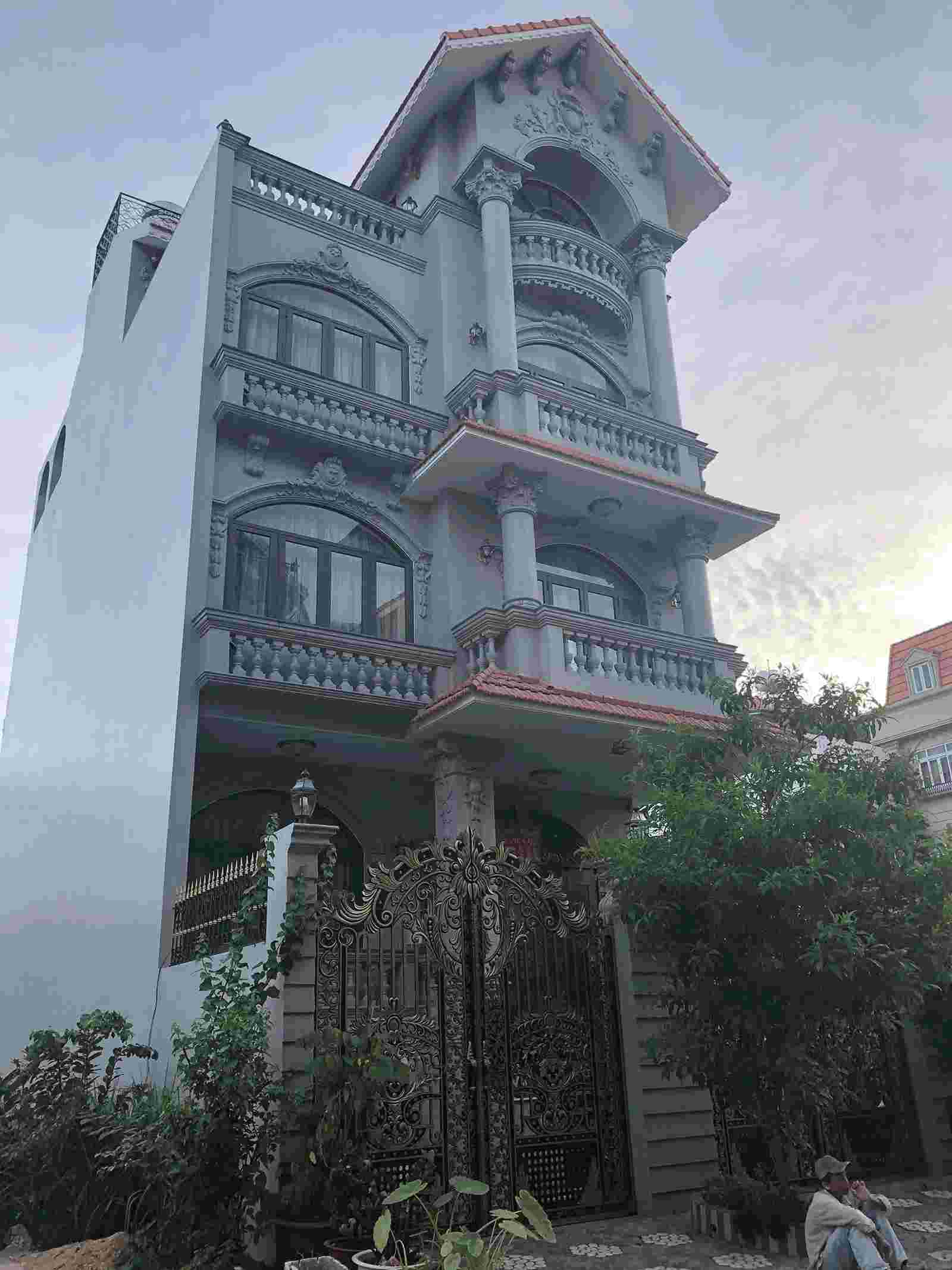 Bán biệt thự Him Lam Kênh Tẻ Quận 7, phường Tân Hưng, giá 29 tỷ, đường số 10, nội thất đẹp. LH: 0913.050.053