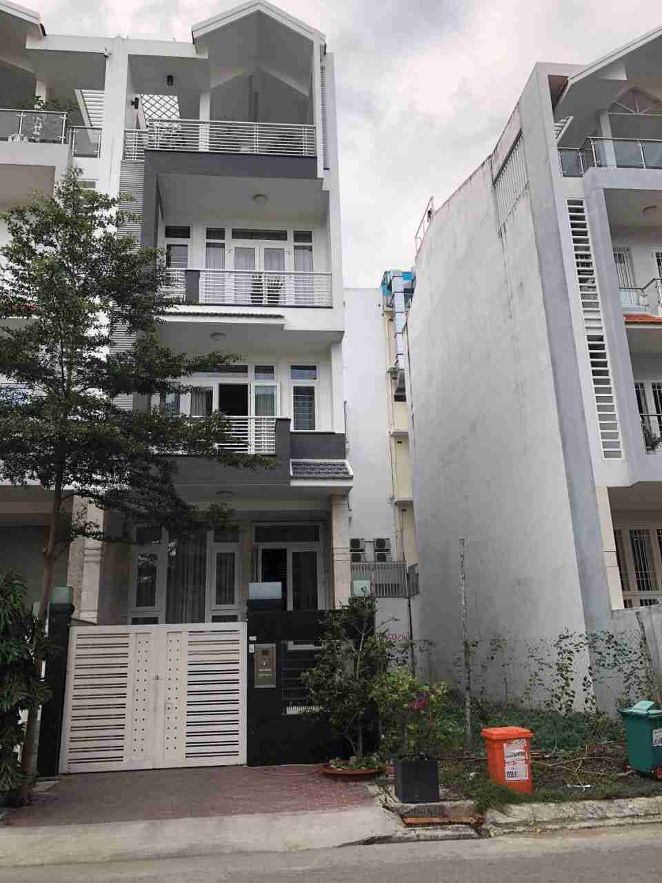 Bán đất khu Him Lam Kênh Tẻ, đường D1 giá 175 triệu/m2, vị trí đẹp, nền nhà phố 100m2. LH: 0913.050.053