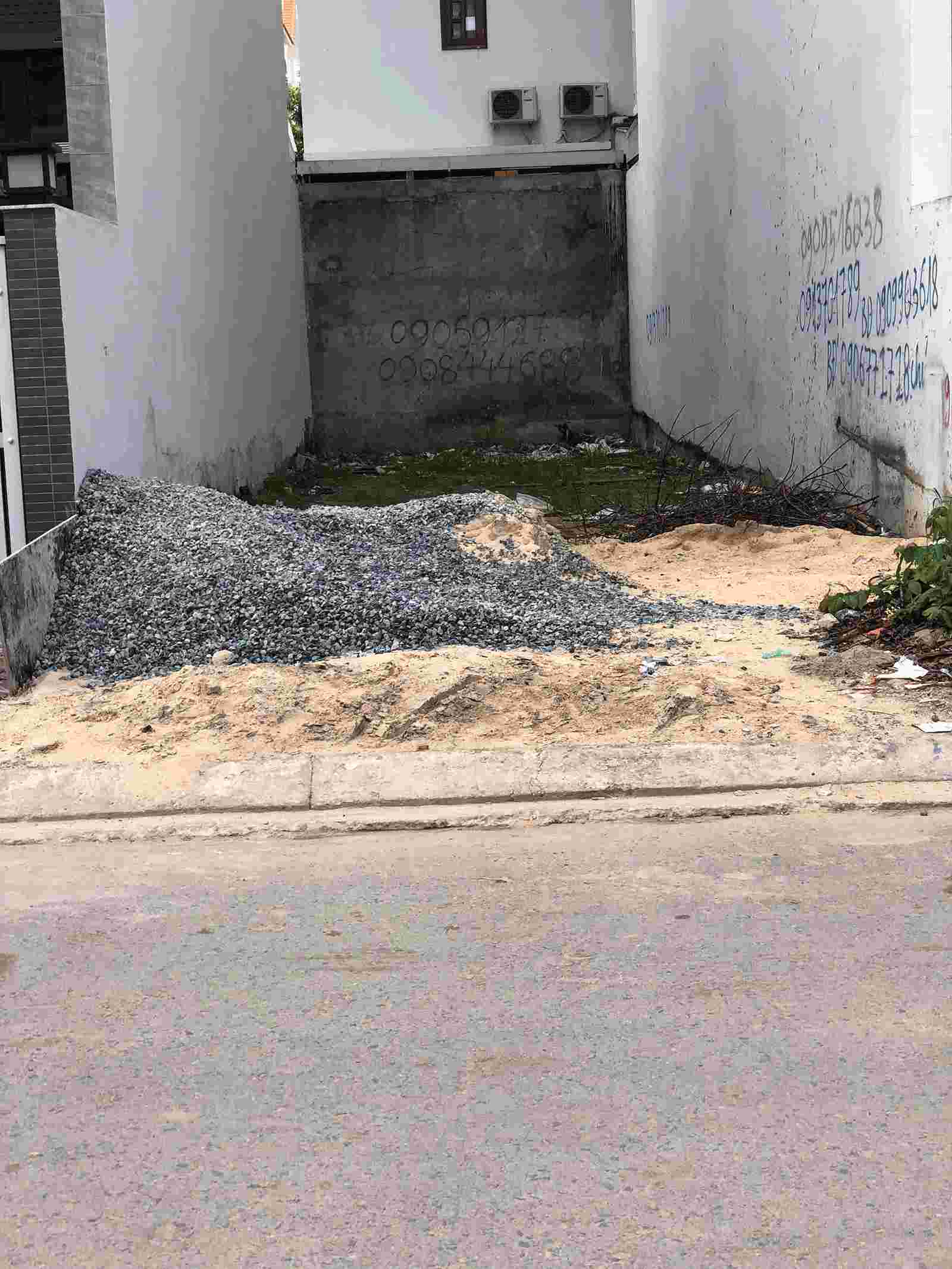 Bán đất khu Him Lam Kênh Tẻ Quận 7, đường D4, diện tích 90m2, sổ đỏ, 235 triệu/m2. LH: 0913.050.053  Mr Huynh.