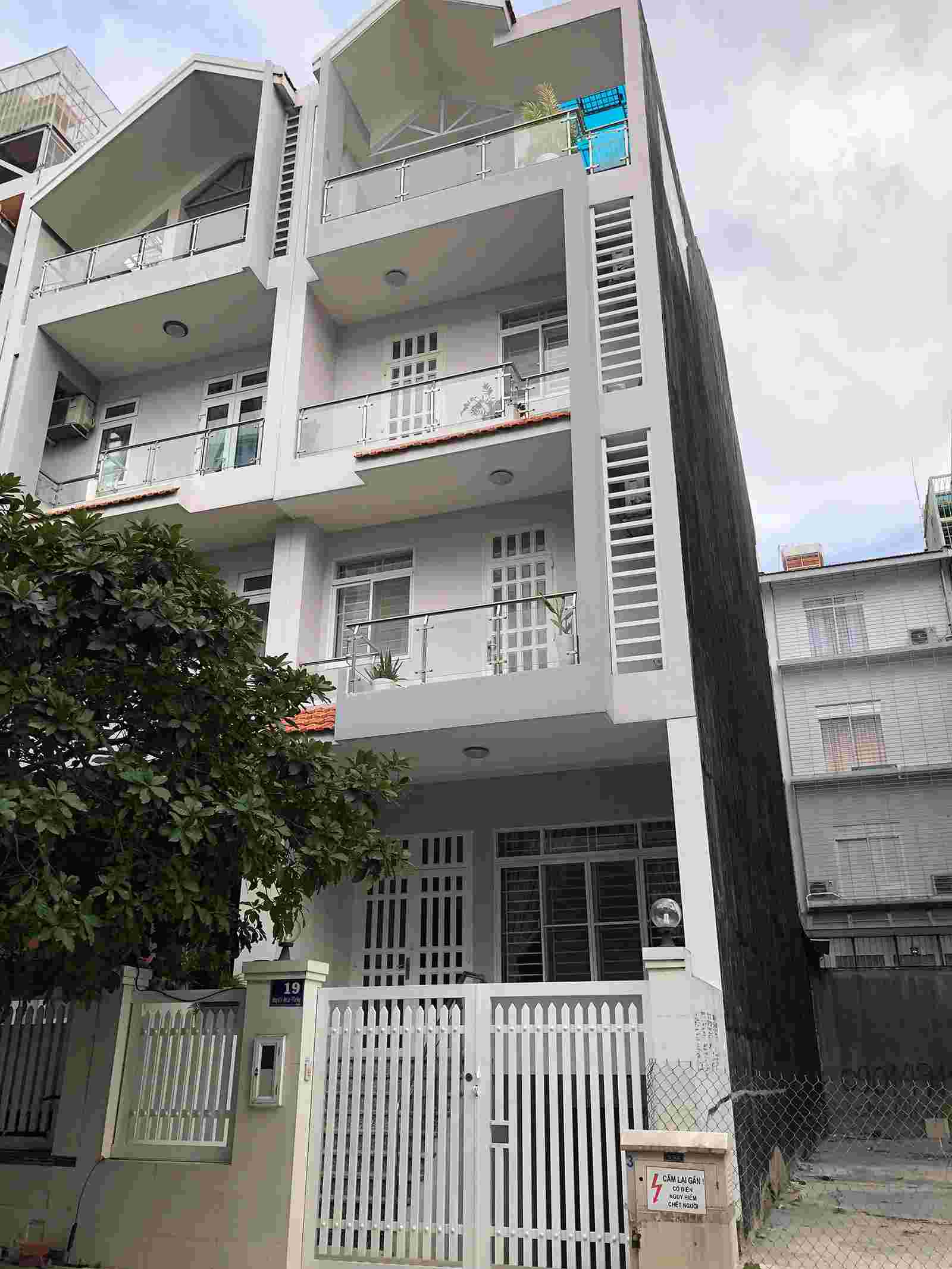 Bán nhà phố khu tái định cư Him Lam Kênh Tẻ mặt tiền đường D4, đối diện căn hộ Hoàng Anh Thanh Bình, kinh doanh thuận lợi, 25.5 tỷ. LH: 0913.050.053